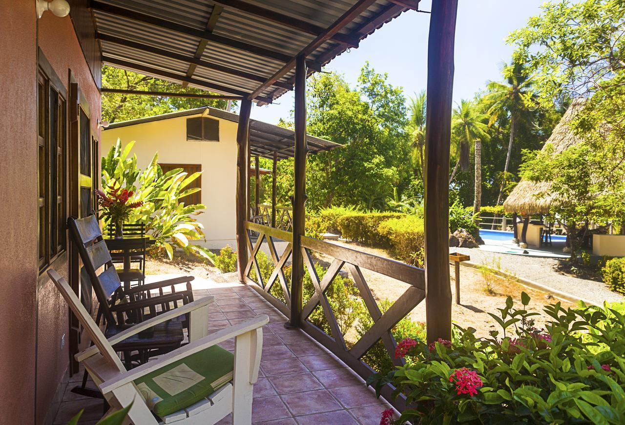 Coconut Grove Oceanfront Cottages Dominical Kültér fotó